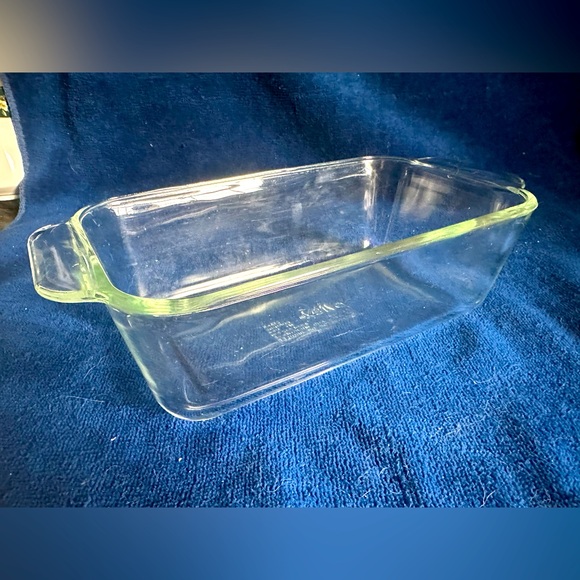 PYREX Heavy Clear Glass Loaf Dish #213-R 8.5 x 4.5 inch 1 1/2 Quart Baking Dish - Picture 1 of 7